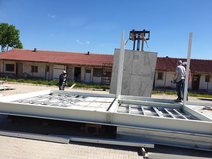 g�k, a��k hava, bina, �at� i�eren bir resim

A��klama otomatik olarak olu�turuldu