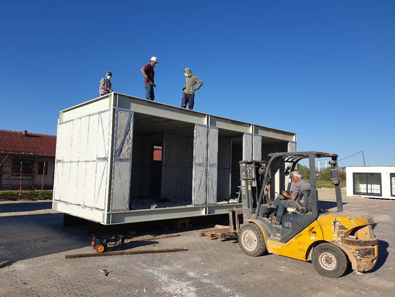 g�k, a��k hava, kamyon, park etmi� i�eren bir resim

A��klama otomatik olarak olu�turuldu